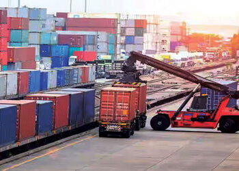 લોજિસ્ટિક ખલેલને પરિણામે ભારતને નિકાસમાં મહિને 4 અબજ ડોલરના નુકસાનનો અંદાજ | India is estimated to l…