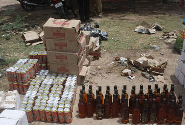 પાણશીણા ચેક પોસ્ટ પરથી રૂ. 1.21 લાખનો દારૂ-બિયરનો જથ્થો ઝડપાયો | Liquor and beer worth Rs 1 21 lakh …