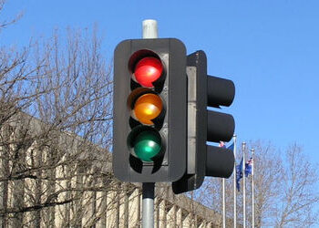 ગરમીથી વાહનચાલકોને રાહત,બપોરે 1થી 4 ટ્રાફિક સિગ્નલો બંધ રહેશે | traffi sigles will be close during 1…