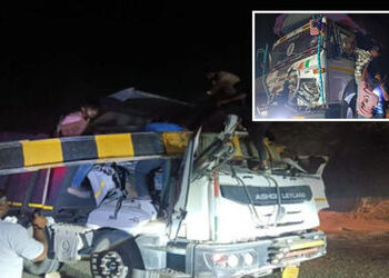 સાબરકાંઠા: પ્રાંતિજમાં ત્રણ ડમ્પરો વચ્ચે અકસ્માત, લોખંડના ગડર સાથે અથડાતા ડમ્પરચાલક અને ક્લીનરનું મો…