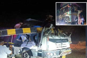 સાબરકાંઠા: પ્રાંતિજમાં ત્રણ ડમ્પરો વચ્ચે અકસ્માત, લોખંડના ગડર સાથે અથડાતા ડમ્પરચાલક અને ક્લીનરનું મો…