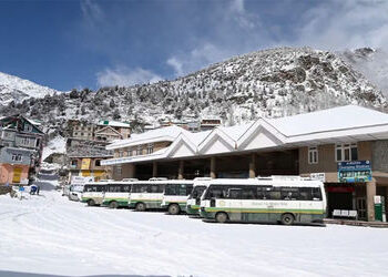 જમ્મુ-કાશ્મીર અને હિમાચલમાં હિમવર્ષા, મેઘાલયમાં તોફાની પવન સાથે કરાંવૃષ્ટિ