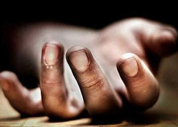 કરજણ રેલવે સ્ટેશને માલગાડી આગળ પડતું મૂકી યુવકની આત્મહત્યા | Youth commits suicide by jumping in fro…