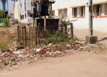 ધ્રાંગધ્રામાં ખાનગી સ્કૂલ પાસે ખુલ્લું ટ્રાન્સફોર્મરથી દુર્ઘટનાનો થવાનો ભય | Danger of accident due …