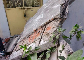 ડભોઇરોડ અને હરણીમાં બે ઇમારતોની છત ધરાશાયીઃઅંબિકાધામ ફ્લેટ્સમાં ફસાયેલા પરિવારોનું રેસ્ક્યુ | parts …