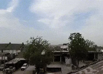 ગુજરાતમાં મિની વાવાઝોડા જેવો માહોલ! અમદાવાદ સહિત અનેક શહેરોમાં ધૂળની ડમરીઓ ઉડી | Dust Storm Sweeps A…