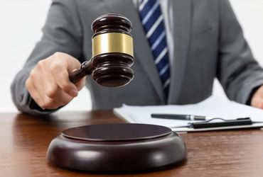 જામનગરમાં આણંદાબાવા ચકલા વિસ્તારમાં આવેલા ત્રિકમરાયજી મંદિરની જગ્યા ખાલી કરવા ભાડુઆત સામે કરવામાં આવ…