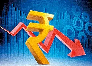 બંધ બજારે રૂપિયો તૂટી 93ના નવા તળિયે : વૈશ્વિક સોનામાં મોટો કડાકો | Rupee falls to new low of 93 in …