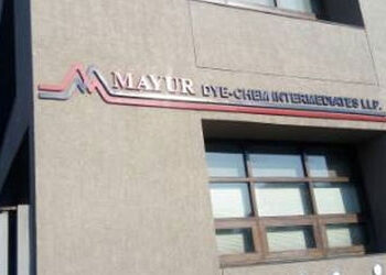 અમદાવાદમાં IT વિભાગની કાર્યવાહી, મયુર ડાયકેમ ગ્રુપના 20થી વધુ સ્થળોએ તપાસનો ધમધમાટ | ahmedabad incom…