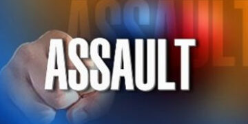 ચાંદીના ઝાંઝર માગી પુત્રવધૂએ સાસુને કેમેરાના સ્ટેન્ડ વડે હુમલો કરતાં ઇજા | daughter in law assault o…