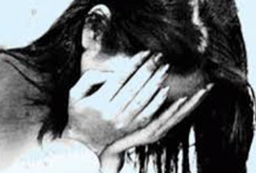 સંતાનના બર્થ સર્ટિફિકેટ માટે મદદ કરવાના નામે મિત્રતા કેળવી બળાત્કાર ગુજારનાર VMCનો કર્મચારી પકડાયો |…