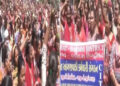 વડોદરા કલેકટર કચેરીએ આંગણવાડીની બહેનોનો મોરચો : તંત્ર વિરુદ્ધ સૂત્રોચ્ચાર | Anganwadi sisters’ front…