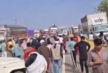 મથુરામાં ગૌરક્ષક સંતની હત્યા બાદ ‘ભારેલો અગ્નિ’! હાઈવે પર ચક્કાજામ અને પથ્થરમારો | mathura gauraksha…