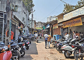 નડિયાદમાં માણેકચોકમાં લારીની જગ્યાએ પાકા બાંધકામ ખડકી દેવાયા | Concrete structures were demolished i…