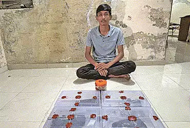 મકાન ભાડે રાખી અડ્ડો ચલાવતો શખ્સ ૩.૮૯ લાખના ચરસ સાથે પકડાયો | Man running a drug den by renting a ho…