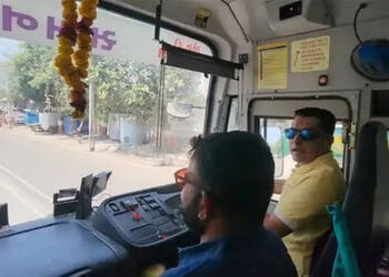 ભાજપ- કોંગ્રેસના બે MLAનો સ્ટંટઃ સીટબેલ્ટ વગર ST બસ દોડાવી | Stunt of two BJP Congress MLAs: Driving…