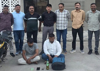 ધારીના ત્રંબકપુરમાં મહિલાના ચેઈનની ચીલઝડપ કરનારા બે બિહારી ઝડપાયા | Two Biharis caught snatching a w…