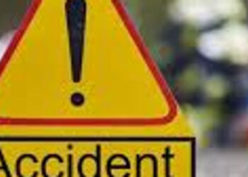 હાઇવે પર ટ્રકચાલકે ટક્કર મારતા ટેમ્પો પલટી જતા એકનું મોત | One died as tempo overturns after hitting…