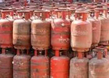 કોર્મશીયલ ગેસનો જથ્થો ખાનગી કંપનીઓને વધારે આપવામાં આવે છે | private gas company get more gas in camp…