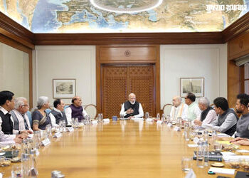 પશ્ચિમ એશિયા સંકટ: PM મોદીની અધ્યક્ષતામાં ત્રણ કલાક ચાલી CCS બેઠક, મંત્રીઓ-સચિવોને મોટા નિર્દેશ | We…