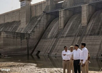 ઉનાળા પહેલા જ ટેન્શન વધ્યું! ગુજરાતના 207 ડેમમાં જળસંગ્રહણ 27% ઘટી 69% એ પહોંચ્યું | Gujarat Water L…