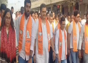 શહીદ દિને વડોદરા શહેરમાં સવારે પ્રભાતફેરી યોજાઈ : ભાજપના આગેવાનોએ શ્રદ્ધાંજલિ આપી | prabhat feri was…