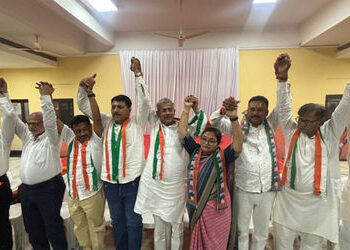 ભાજપના બે પૂર્વ કોર્પોરેટર સહિત ૭ નેતાઓ કોંગ્રેસમાં જોડાયા | 7 leaders including two former BJP corp…