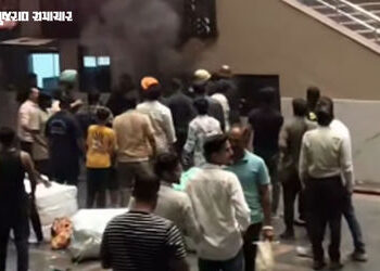 સુરતમાં મિલેનિયમ-1 ટેક્સટાઈલ માર્કેટમાં ફરી ફાટી નીકળી આગ, 5 ફાયર ફાઈટર ઘટનાસ્થળે | Fire at Millenni…