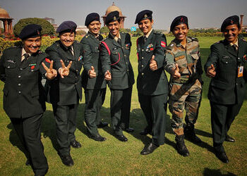 સૈન્યમાં મહિલા અધિકારીઓ કાયમી કમિશનની હકદાર: સુપ્રીમ કોર્ટ, 23 વર્ષની લડતનો અંત! | supreme court lan…