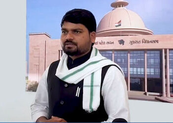 ‘ગુજરાતમાં 56,000 બોગસ આદિવાસીઓના પ્રમાણપત્રો તાત્કાલિક રદ કરો’, AAP ધારાસભ્ય ચૈતર વસાવાની વિધાનસભામ…