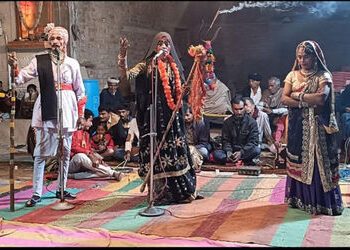 રંગભૂમિની માતા સમાન ભવાઇ કળા લુપ્ત થવાના આરે | The art of Bhavai the mother of theatre is on the ver…