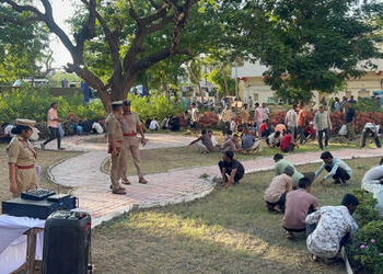 જામનગરમાં ટપોરીઓને ‘સુધરી જાવ..’નું અલ્ટીમેટમ, બધા પાસે ગાર્ડન સાફ કરાવ્યું | Ultimatum to Taporis i…