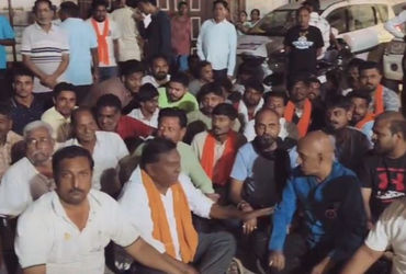 નર્મદા પરિક્રમા: તિલકવાડામાં રજિસ્ટ્રેશન મુદ્દે હોબાળો, ભંડારાના સ્વયંસેવકોએ રામધૂન બોલાવી ધરણા કર્ય…