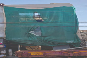 જામનગરના બર્ધન ચોક વિસ્તારમાં મંજૂરી વગર ખડકાયેલી 3 માળની ઇમારત તોડી પાડવામાં આવી | 3 storey buildin…