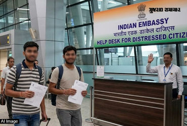 મોટું કૌભાંડ? દુબઈમાં ડ્રાઈવરની નોકરીના નામે મોકલી કાળી મજૂરી કરાવી, પાસપોર્ટ કબજે કર્યું | Nadiad Y…