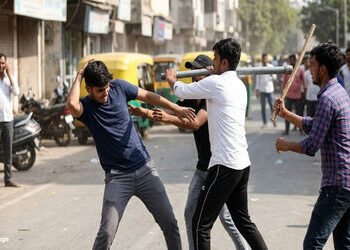 લાલપુર નજીક મેઘપરમાં ગાડી ધીમે ચલાવવા બાબતે ઠપકો આપતાં યુવક પર પાઇપ અને લાકડી વડે જીવલેણ હુમલો: બે સ…