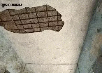 વિકાસની માત્ર વાતો! ગોધરામાં ખંડેર શાળાના જર્જરિત ઓરડામાં ચાલે છે આધાર સેન્ટર, મોટી હોનારતની રાહ જુએ…