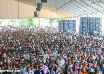 શાળામાં તાળાં કે ઈવેન્ટમાં તાળીઓ? બનાસકાંઠામાં 1800 શિક્ષિકાઓની ભણાવવાને બદલે PMના કાર્યક્રમમાં હાજર…