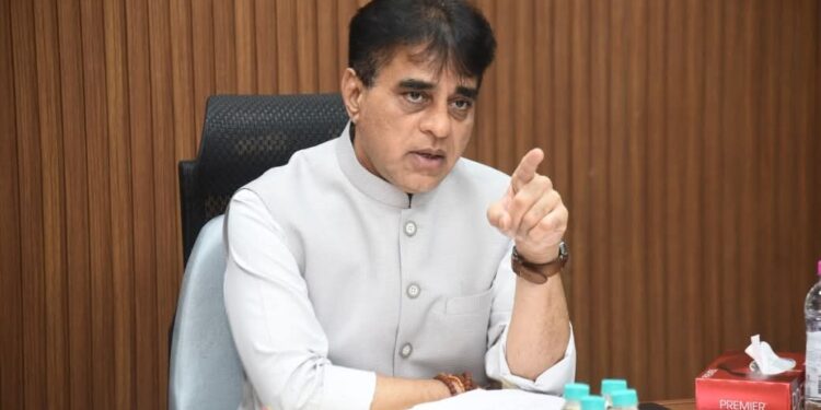 નકલી ડોક્ટરો અને લેભાગુ તત્વો સામે રાજ્ય સરકાર લાલઘૂમ: આચારસંહિતા બાદ કડક કાયદો લાવવાની આરોગ્યમંત્રી…