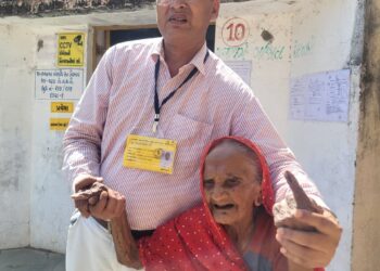 સદી પાર છતાં લોકશાહી પ્રત્યે અડગ શ્રદ્ધા: ૧૦૧ વર્ષનાં અમરબેને મતદાન કરી લખ્યો પ્રેરણાનો અધ્યાય