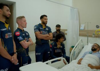 સરપ્રાઈઝ વિઝિટ! ગુજરાત ટાઇટન્સના સ્ટાર્સ HCG કેન્સર સર્વાઈવર્સને તેમની લડાઈનું સન્માન કરવા માટે આવ્ય…