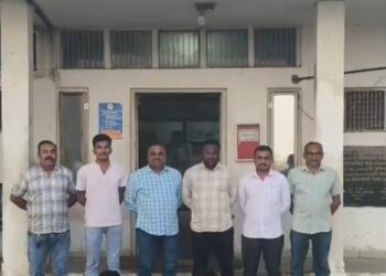 અલંગ પોલીસ દ્વારા જુગાર અને પ્રોહબીશન રેડ કરવામાં આવી