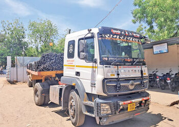 ટ્રેલરની ટક્કરથી બાઈક સવાર યુવાનનું મોત થયું | A young man riding a bike died after being hit by a t…