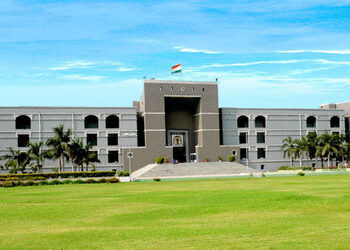 માંડવી ધર્મ પરિવર્તન વિવાદ: વેરભાવથી કેસ કરાયો હોવાના દાવા સાથે સુરતના પાદરી પરિવારની હાઈકોર્ટમાં અર…