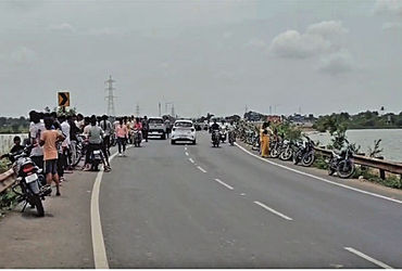 બ્રાહ્મણી-૨ ડેમમાંથી અજાણી મહિલાની લાશ મળી | Body of unidentified woman found in Brahmani 2 dam