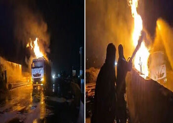 વડોદરા નજીક જાંબુવા હાઈવે પર કેમિકલ ભરેલા ટેન્કરમાં આગ, અમદાવાદ-સુરત હાઈવે ઉપર ટ્રાફિકજામ | Fire in …