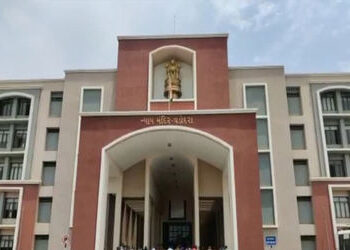 વડોદરા કોર્ટમાં સતત ગેરહાજર રહેનાર SRP જવાનને બે મહિનાની કેદની સજા | SRP jawan sentenced to two mont…