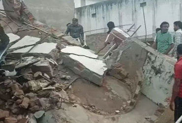 મધ્યપ્રદેશના અનૂપપુરમાં 4 માળની હોટલ ધરાશાયી, 1નું મોત, અનેક લોકો દટાયા હોવાની આશંકા | madhya prades…