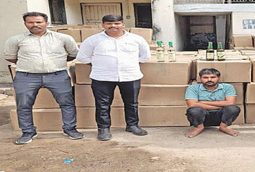 બગોદરા પાસે ટ્રકમાંથી 73 લાખના દારૂ સાથે રાજસ્થાનના ચાલકની ધરપકડ | Rajasthan driver arrested with li…