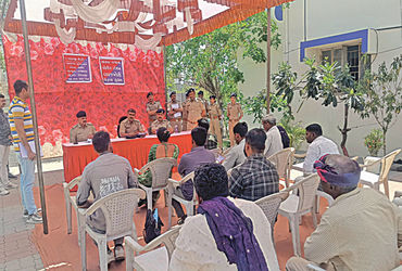 સાયલામાં ‘અરજી મેળો’ યોજાયો : 11 અરજદારોએ રજૂઆત કરી | ‘Application Fair held in Sayla: 11 applicants…